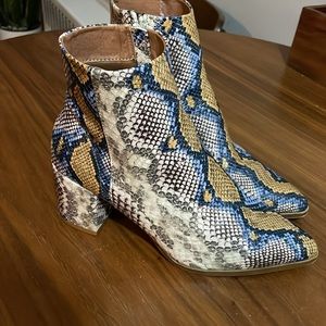 Madden girl snakeskin dafnii bootie in multicolor